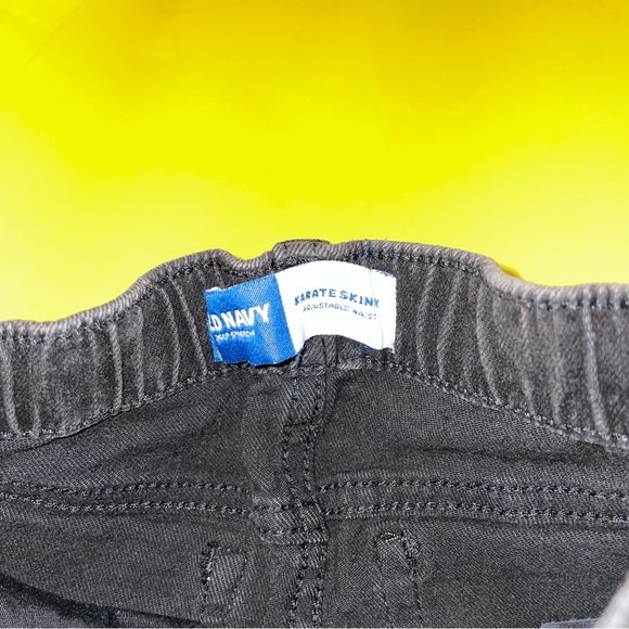 Old Navy Karate Skinny Jeans - Picture 3 of 6